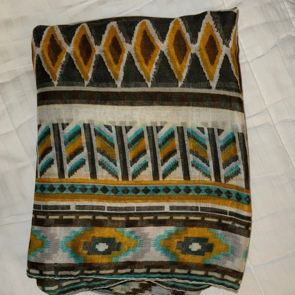 Geometric Patterned Scarf - Picture 2 of 2